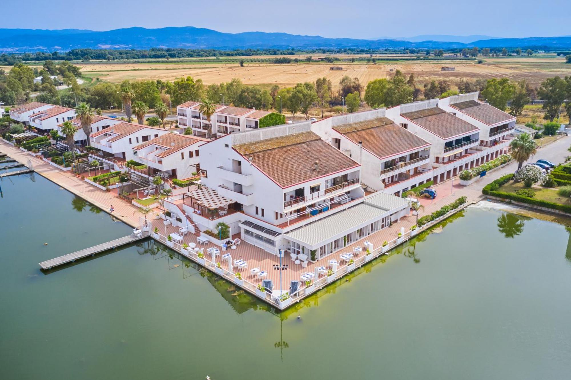 Aparthotel Casa Vacanze Lux By White à I Casoni Extérieur photo
